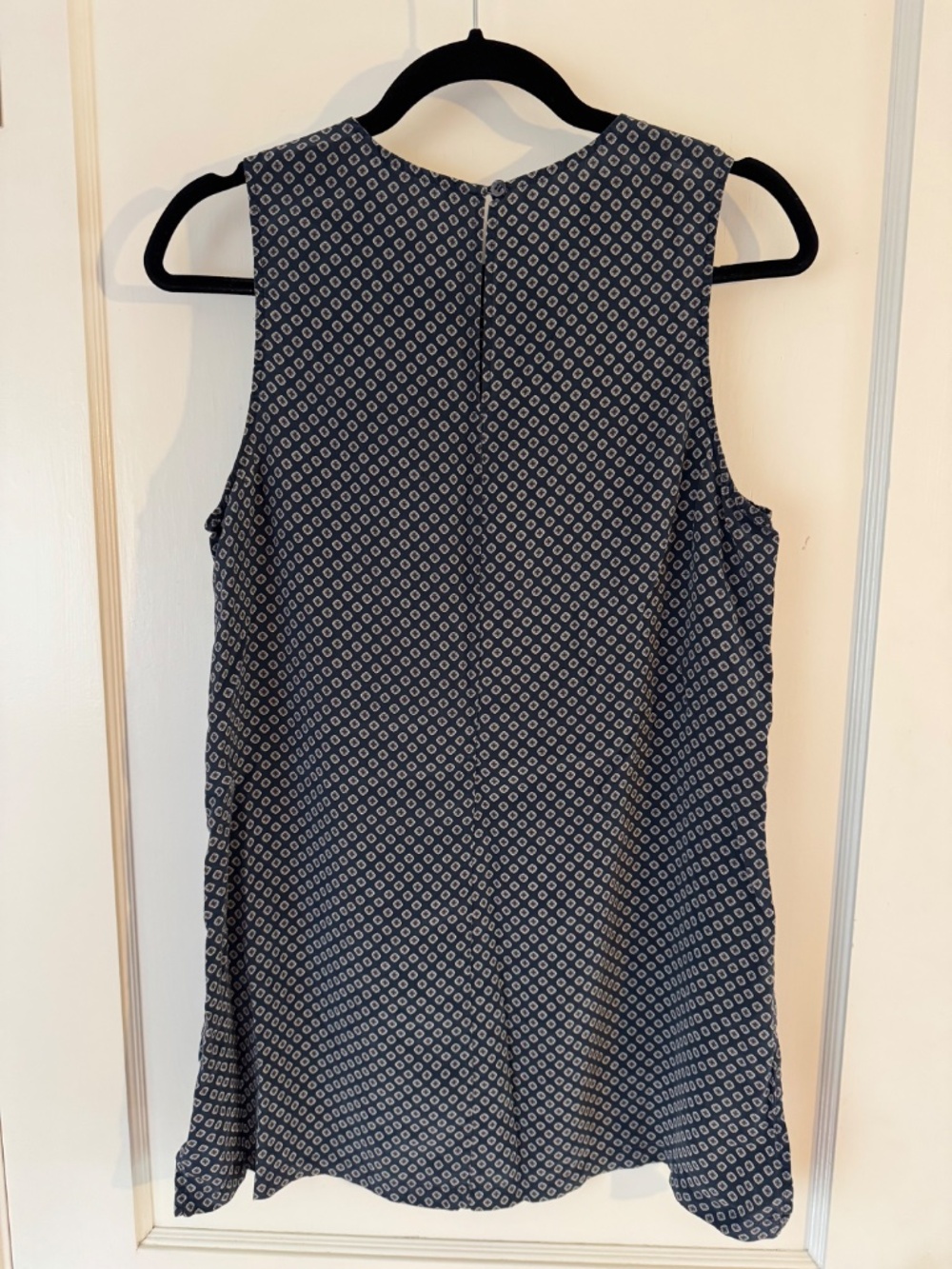 Theory Navy Patterned Silk Shell, Size M - Picture 3 of 3